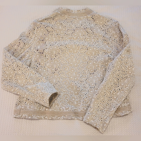 Chico's Beige Eyelet Jacket. Size -Chico's 2. - Picture 4 of 8